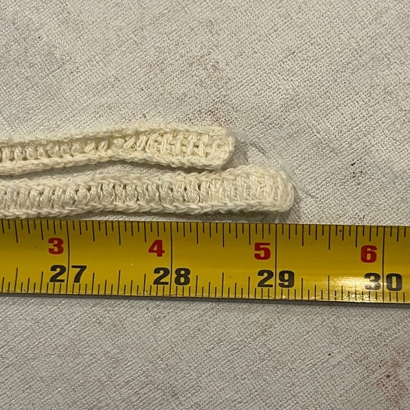 Vintage hand made Pink and White Crochet Triangle head Scarf/ kerchief. So retro - Picture 4 of 4